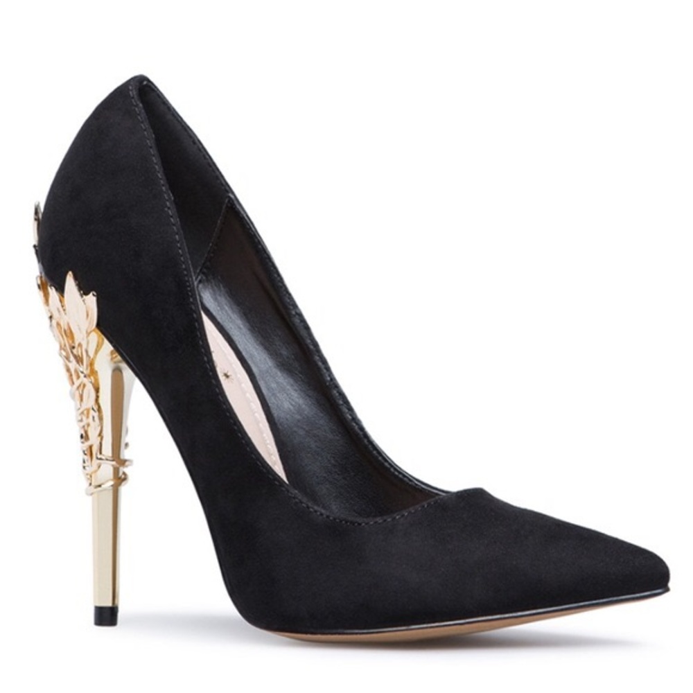 NWT JustFab Golden Heeled Pumps ✨